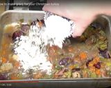 A picture of step 3 of Turkey Gravy.