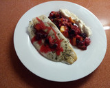 Foto del paso 10 de la receta: Merluza al papillote con revuelto de pimientos, mango y frutos del bosque