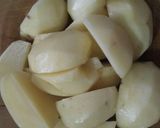 Foto langkah ke 1 dari resep Tahu kentang kuah kuning.
