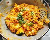 A picture of step 4 of Egg Bhurji 😋😋😋.