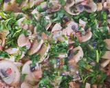 Gombás quiche - borsócsírával recept fázis 3 fotója