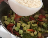 Foto del paso 9 de la receta: Arroz seco de verduras (calabacín, berenjena 🍆 pimientos 🫑...y pollo al ajillo