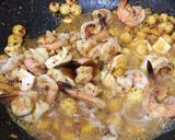 รูปขั้นตอนการทำที่ 5 ของ กุ้งผัดพริกเผาไข่เค็ม