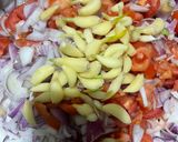 A picture of step 1 of Peas chicken curry.