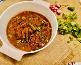 A picture of step 8 of Bhindi gosht.