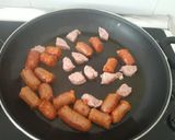 Foto del paso 1 de la receta: Arroz con salchichas rojas y mini hamburguesas