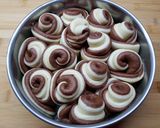 Foto del passaggio 7 della ricetta Torta di rose bicolore (pan brioche)