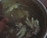 Foto langkah ke 4 dari resep Sop ceker ayam lada.