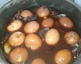 Foto langkah ke 2 dari resep Telur Pindang Marmer.