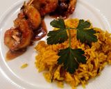 Foto del paso 7 de la receta: Gambones con ajo fermentado en miel y timbal de arroz al curry