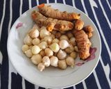 Hình bước làm 1 của món Mì Quảng Gà - Đậm Đà Hương Vị Miền Trung