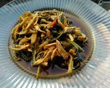 Foto langkah ke 4 dari resep Kangkung suwir daging ayam.
