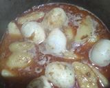 A picture of step 3 of Lazeez Anday Aloo.