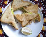 A picture of step 4 of Bread avocado salad.