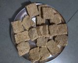 गुड़ तिल्ली चक्की (gur til chikki recipe in Hindi) रेसिपी चरण 6 फोटो