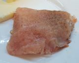 Sajttal-kolbásszal töltött sertéskaraj recept fázis 3 fotója
