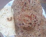 A picture of step 5 of Green Moong Paratha.