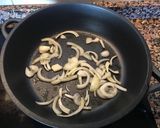 Foto del paso 3 de la receta: Pasta con salchicha (chorizo)