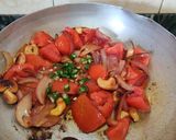 A picture of step 4 of Methi Matar Malai.