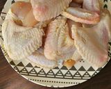 Foto langkah ke 1 dari resep Sayap ayam saus tomat.