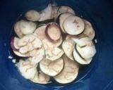 A picture of step 2 of Begun Bhaja.