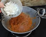 A picture of step 4 of Paneer Lababdar.