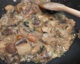 A picture of step 2 of Cavatelli con guanciale e funghi.