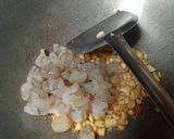 รูปขั้นตอนการทำที่ 3 ของ ข้าวไข่ข้นกุ้งกระเทียม