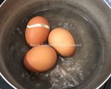 Foto langkah ke 1 dari resep Egg Mayo Sandwich.