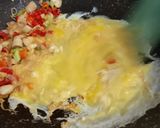 Foto langkah ke 7 dari resep Nasi Indomie Goreng Serai.
