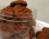 Foto langkah ke 7 dari resep CHOCOLATE Fork Biscuits (biskuit coklat garpu).