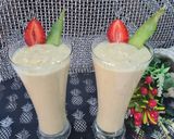 A picture of step 3 of Fruit & Yogurt Smoothie.