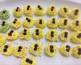 Foto langkah ke 3 dari resep Semprit susu dahlia 3 bahan.