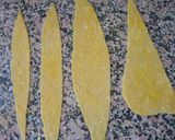 Foto del paso 2 de la receta: Snack con recortes de masa de fideos
