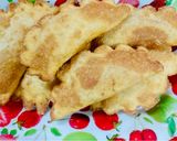 A picture of step 2 of Choba puris.