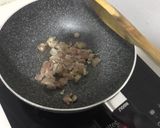รูปขั้นตอนการทำที่ 3 ของ มาม่าผัดไก่