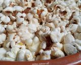 A picture of step 4 of Saltish buttery popcorns.