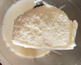 A picture of step 4 of Coffee milkshake with ice cream.