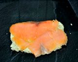 Foto del paso 3 de la receta Canapés de salmón ahumado con queso de cabra