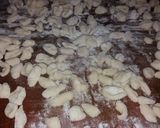 Foto del paso 1 de la receta: Ñoquis de leche con salsa