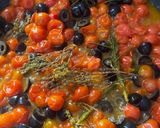 Foto del paso 2 de la receta: Tomatitos Cherry’s especiados con aceitunas !!!!!!