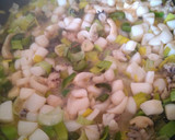 Foto del paso 3 de la receta: Arroz con sepia y gambones