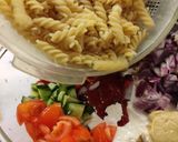 Tésztasaláta, ahogy mi szeretjük 🍅🌶️🥒 recept fázis 3 fotója