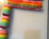 Foto langkah ke 5 dari resep Mini Rainbow Roll Cake.