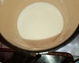 A picture of step 2 of Mango choco ice mousse.