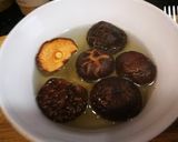 Foto del paso 8 de la receta Tofu con setas shiitake y espárragos trigueros en salsa de soja
