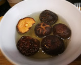 Foto del paso 8 de la receta: Tofu con setas shiitake y espárragos trigueros en salsa de soja