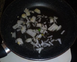 Foto del paso 1 de la receta: Revuelto de judías con guisantes y pinchitos de pollo
