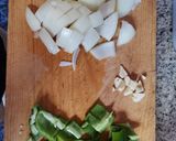 Foto del paso 2 de la receta: Estofado de patatas con pescado. 🥔🦐🦑🐟🍲