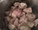 Foto del paso 2 de la receta: Guisado de guajillo con carne de puerco, piña y papas